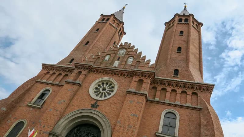 Płock co zwiedzić: najlepsze atrakcje i miejsca, których nie możesz przegapić