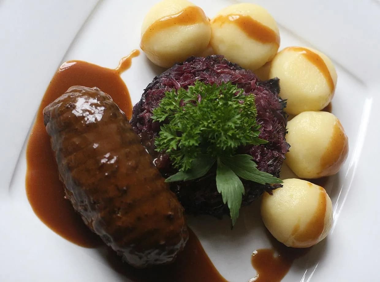 Tradycyjne potrawy Dolnego Śląska: historia, przepisy i najlepsze miejsca na degustację