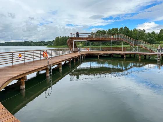 Jezioro Niskie – wszystko, co musisz wiedzieć o lokalizacji i atrakcjach